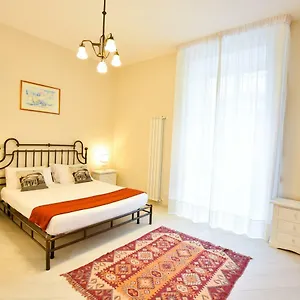 Bed and breakfast Domus Borbonica, Nápoles